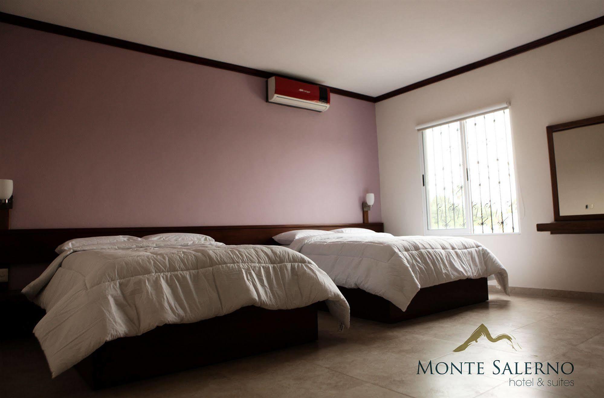Monte Salerno Hotel & Suites Montemorelos エクステリア 写真