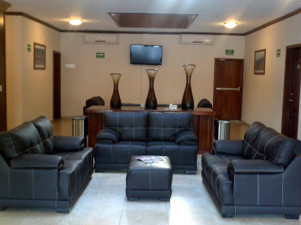 Monte Salerno Hotel & Suites Montemorelos エクステリア 写真