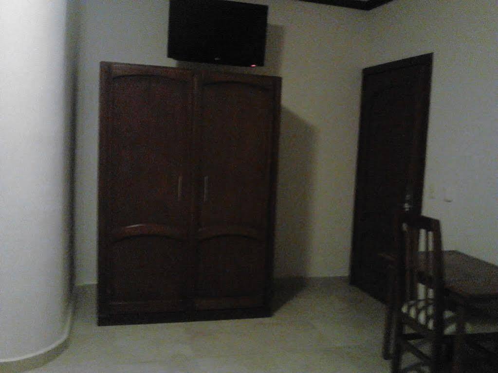 Monte Salerno Hotel & Suites Montemorelos エクステリア 写真