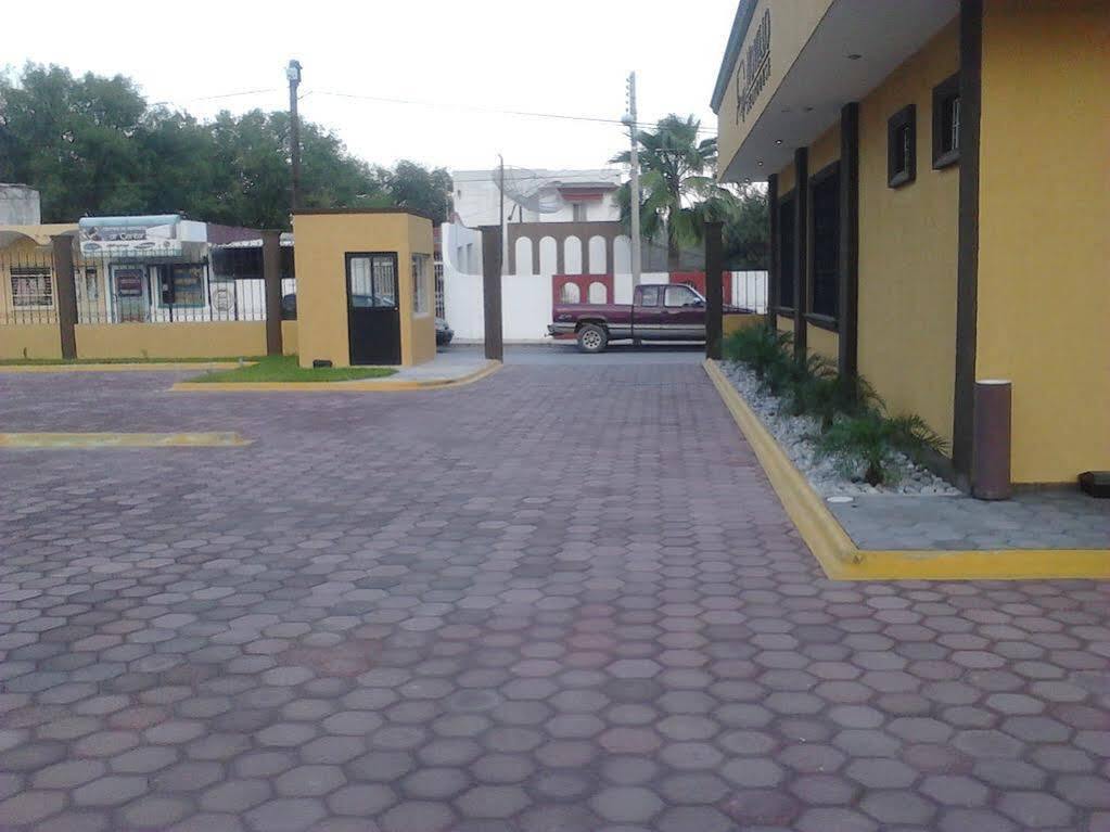 Monte Salerno Hotel & Suites Montemorelos エクステリア 写真