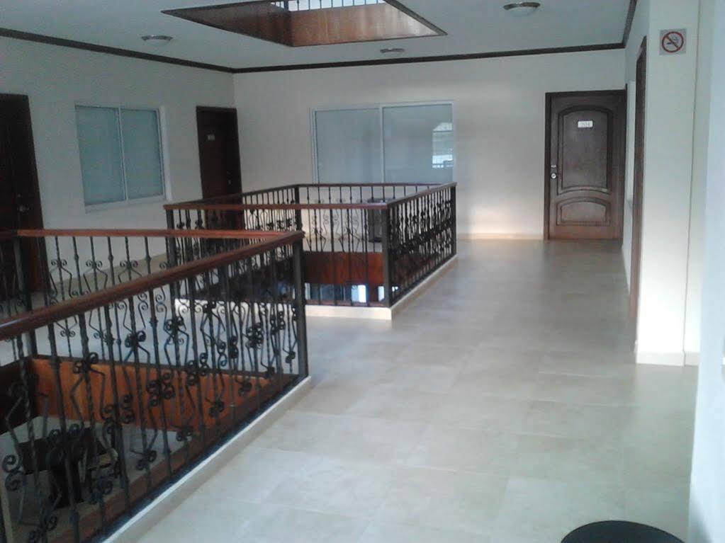 Monte Salerno Hotel & Suites Montemorelos エクステリア 写真