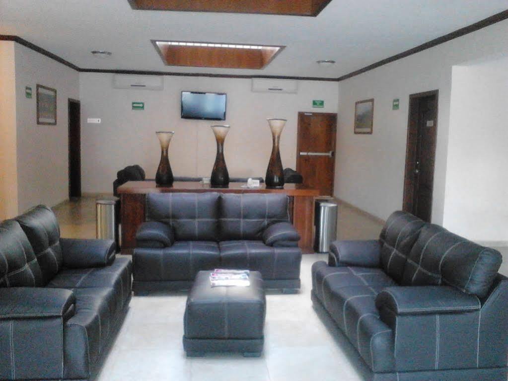 Monte Salerno Hotel & Suites Montemorelos エクステリア 写真